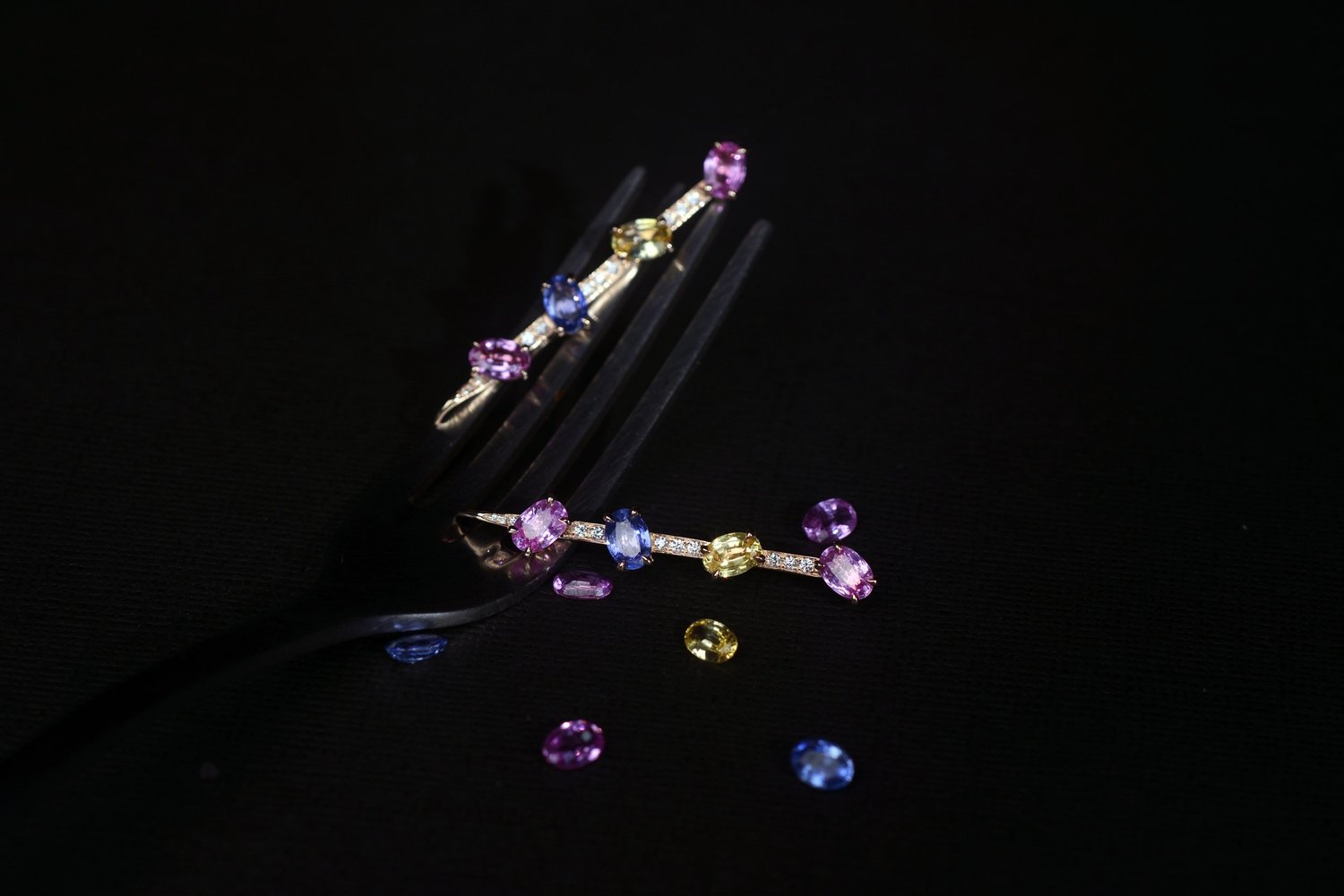 4ctw Multicolour sapphire earrings with diamonds in 18K rose gold
